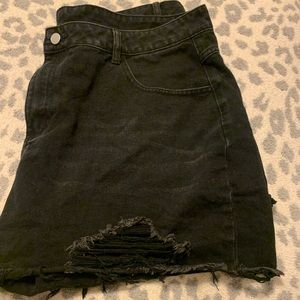black distressed jean shorts